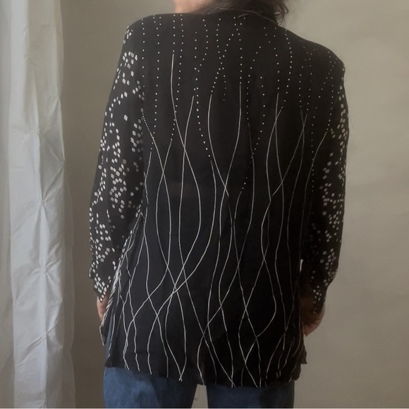 Vintage 80s black and white graphic print blouse size medium - Picture 2 of 7
